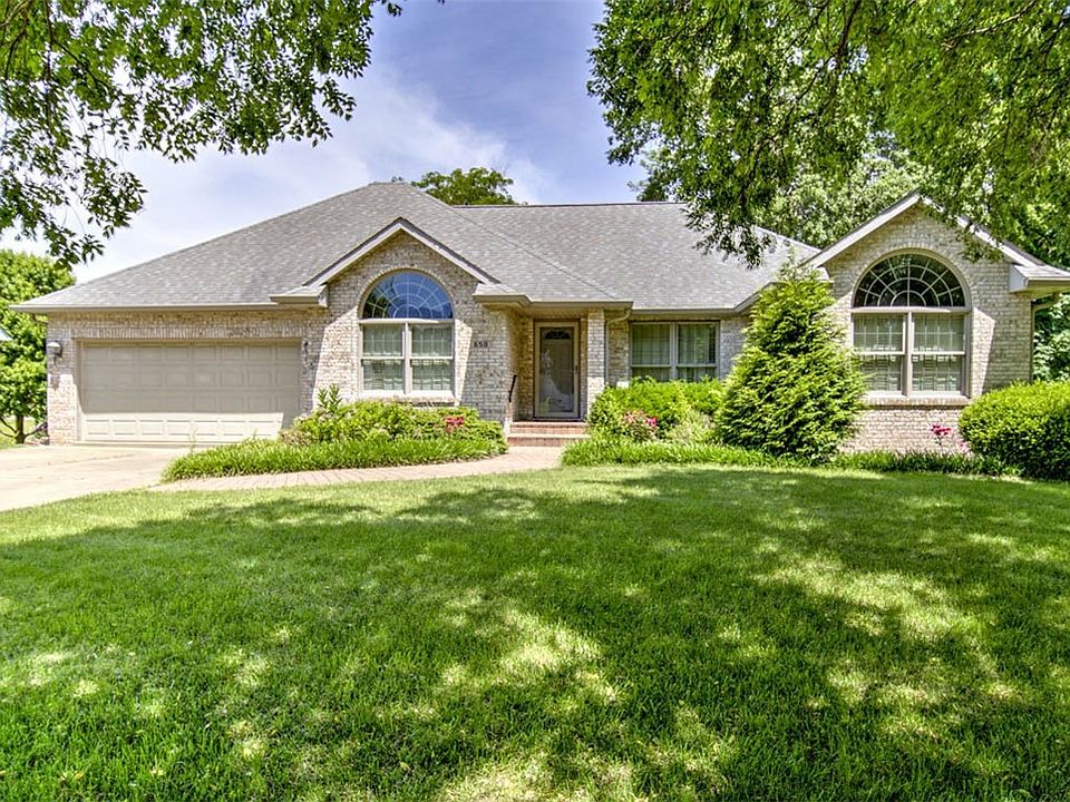 1st image of 650 Glen Oak Dr
