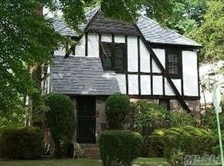 71 Jayson Ave, Great Neck, NY 11021