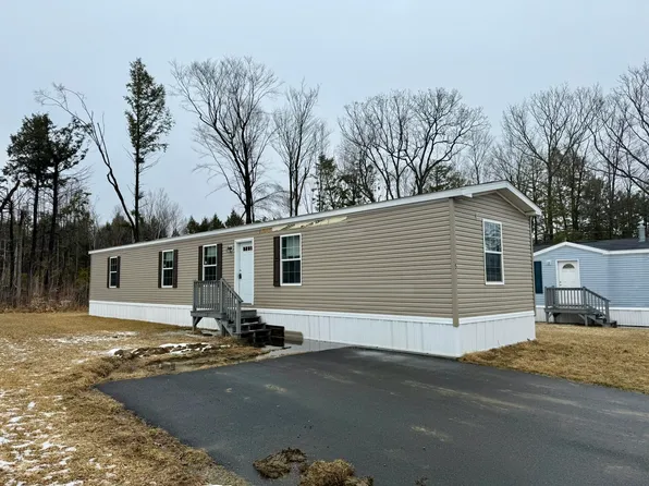5 Abbey Lane, Waterville, ME 04901