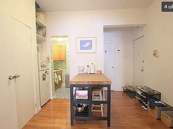 4th image of 309 W 72nd St APT 4C