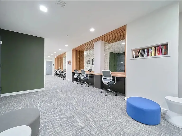 53 Hope St #205 — Photo 10