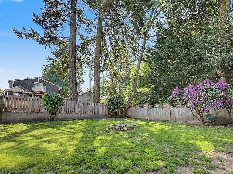 8612 SW 20th Ave — Photo 4