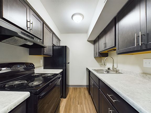 3rd image of 226 Taft Ct #2-13