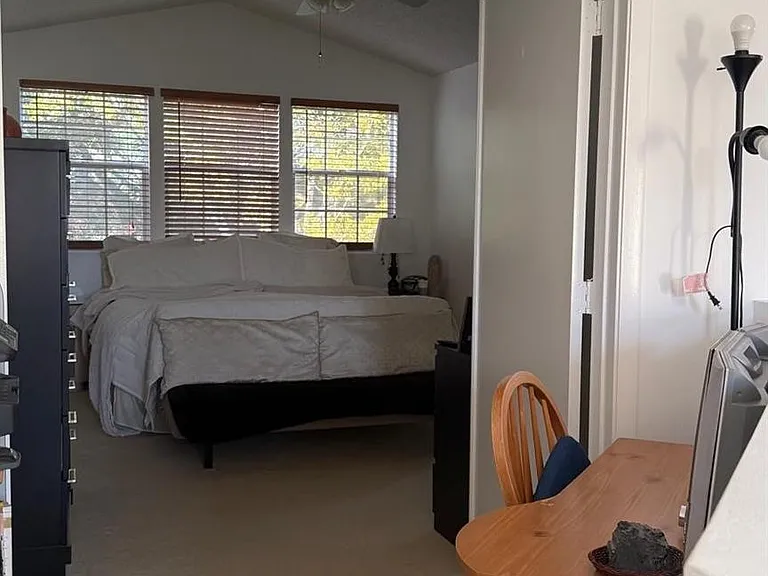 593 Bedford Ave — Photo 33