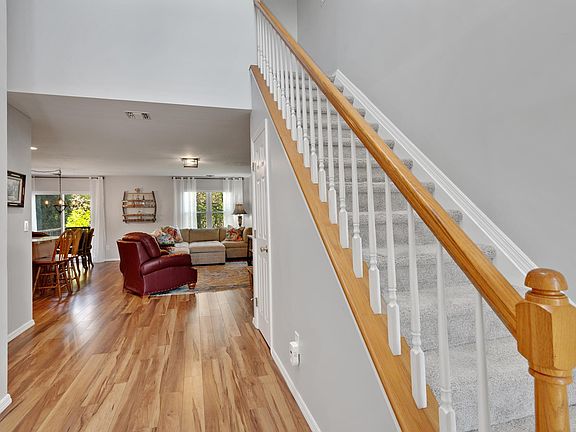 2nd image of 105 Willow Pond Dr