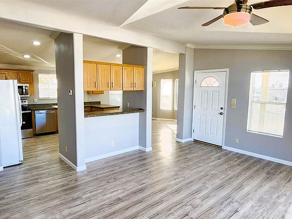3rd image of 849 S 91st Pl