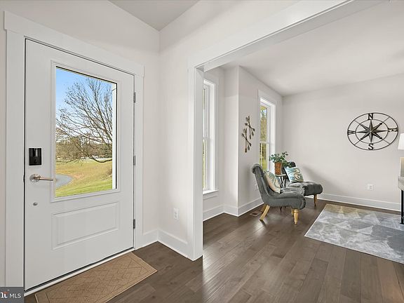 4th image of 618 Deer Park Rd