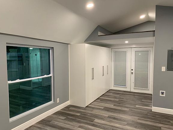 Large open windows to let plenty of natural light in!