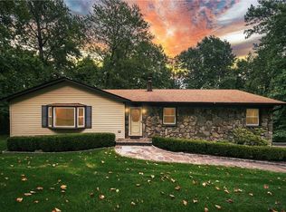 10 Buroak Dr, Hopewell Junction, NY 12533