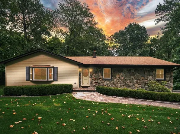 10 Buroak Drive, Hopewell Junction, NY 12533