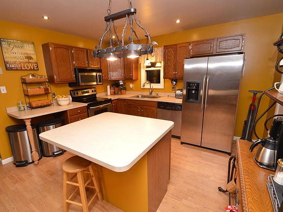 3rd image of 252 Shady Oaks Dr E