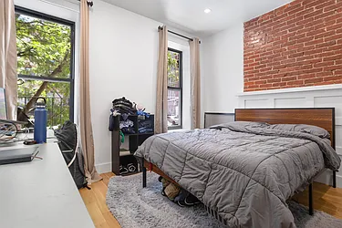 Rented by Safdie Realty Group