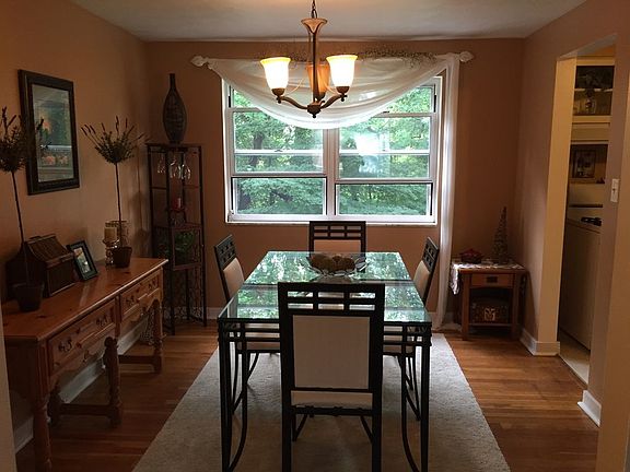 4th image of 23 Pioneer Ave
