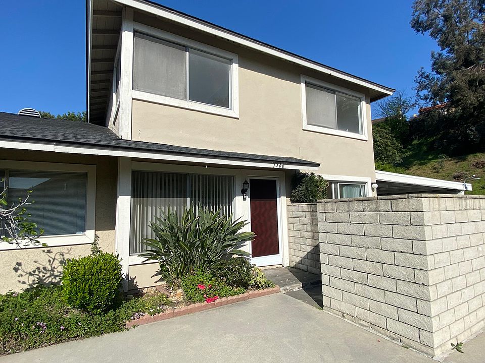 1st image of 1366 Parkside Dr