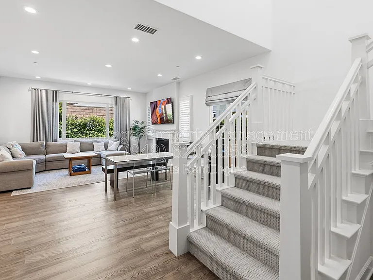 61 Furlong — Photo 2