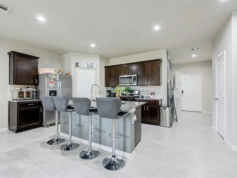 29623 Stanley Canyon Ln — Photo 7