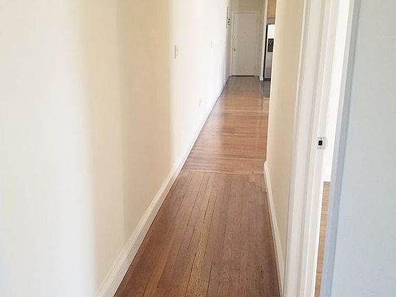 4th image of 3069 Hobart St #6J