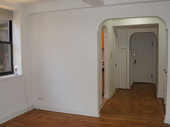 2nd image of 95 Park Ter E