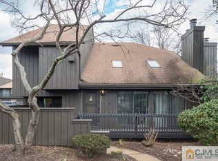 562 Westgate Dr, Edison, NJ 08820