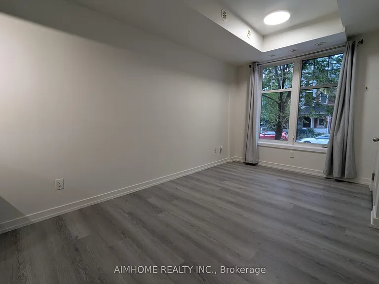 140 Broadview Ave #40 — Photo 3