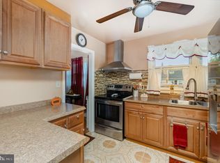 945 Kinwat Ave, Baltimore, MD 21221