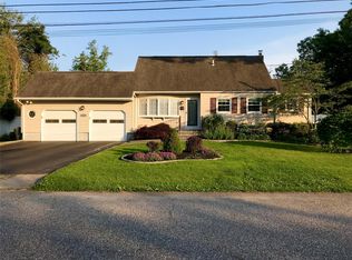 20 Kuebler St, Blue Point, NY 11715