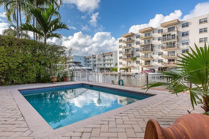 Pool Dock Canal
