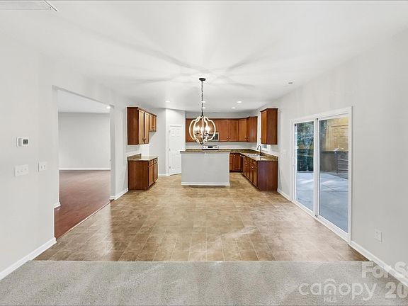 4th image of 3041 Kilbeggan Dr