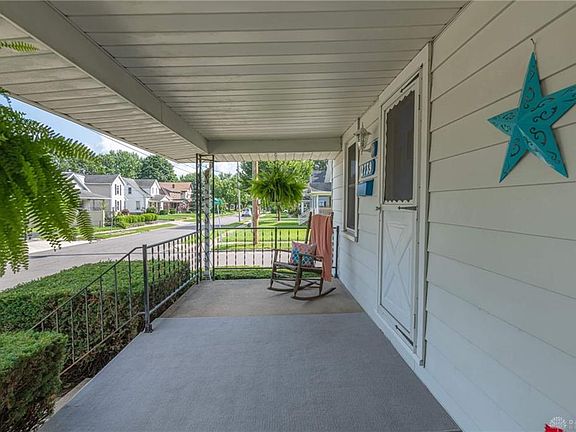 3rd image of 2739 Martel Dr