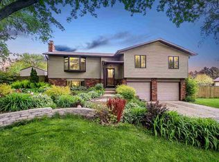 4652 Brown Thrush Trl, Cottage Grove, WI 53527