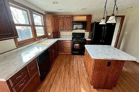 2nd image of 605 N Walnut St