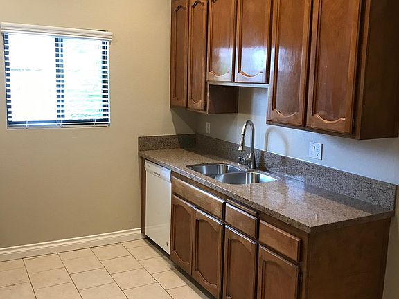 5th image of 4038 Texas St