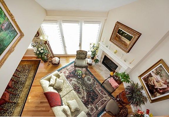 4th image of 3 Ivana Dr #3
