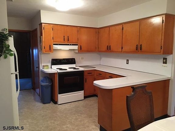 5th image of 1614 Wisteria Ave