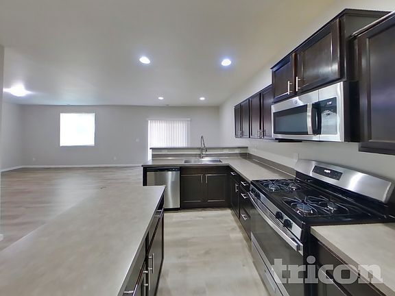 4th image of 1817 192nd Street Ct E