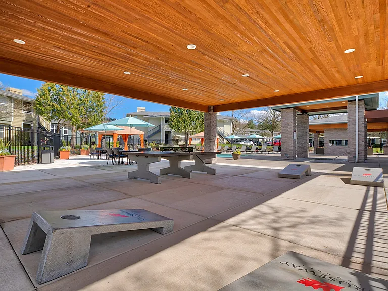 Kruseway Commons — Photo 29