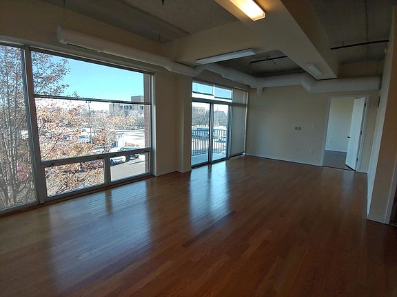 3rd image of 3670 Woodward Ave #15/213