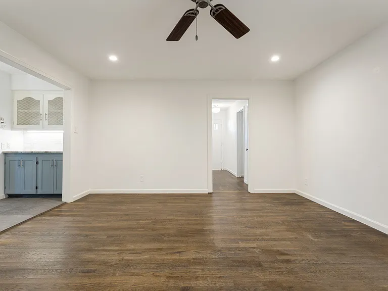 428 E Spring Valley Rd — Photo 11
