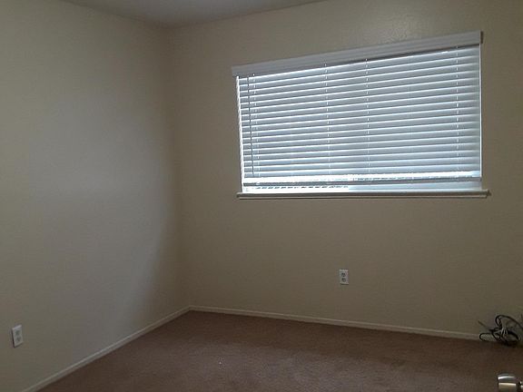 3rd image of 1004 Sheridan St