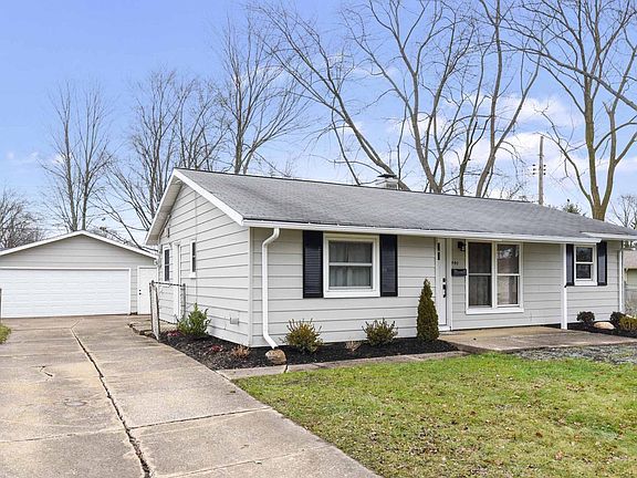 3rd image of 440 Birchwood Dr
