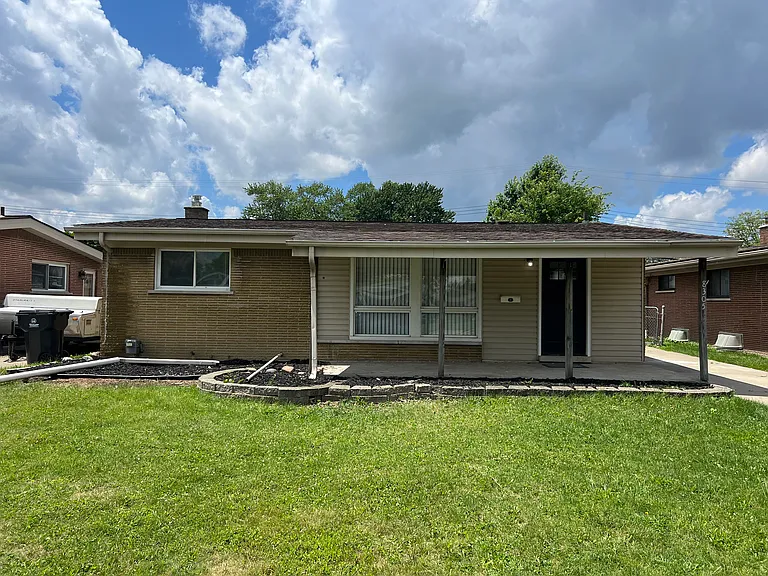 8305 Melvin Ave — Photo 1