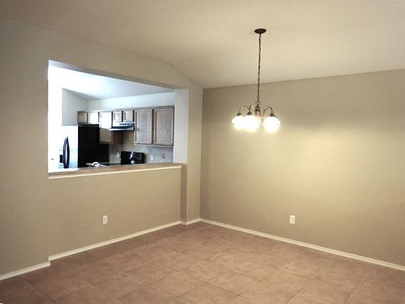 5th image of 7829 Squirrel Hollow Dr