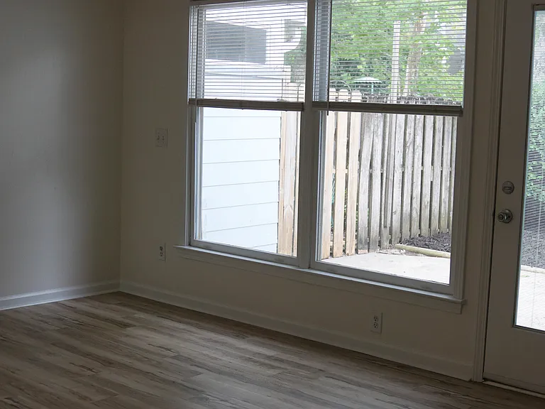 4912 Seabrook Ct — Photo 21
