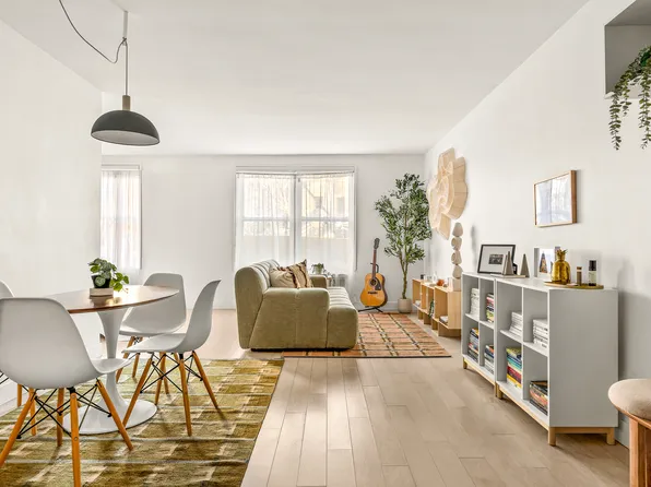 651 Vanderbilt Street image 1 of 5