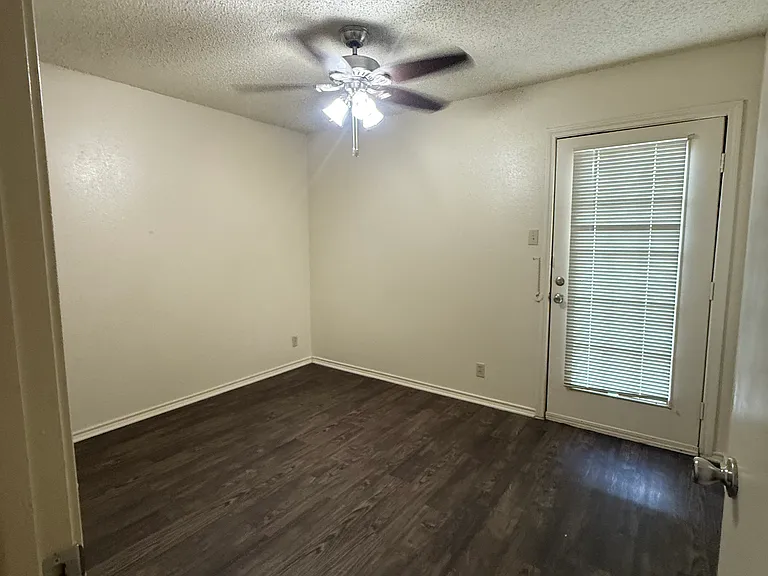 721 Avenue A #3 — Photo 9
