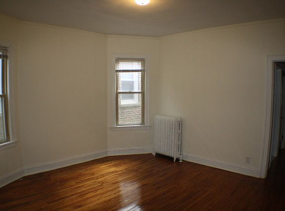 5th image of 8240 S Clyde Ave #3