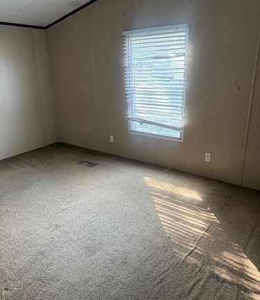 4th image of 1206 Clements Ln