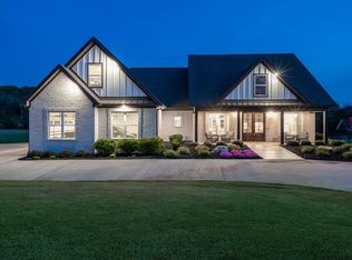 138 Breckinridge Dr, Chickamauga, GA 30707