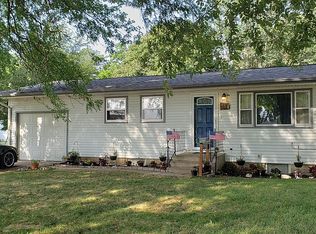 611 Elm St, Springfield, SD 57062