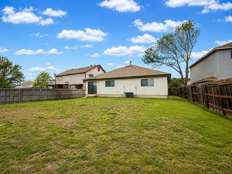 6439 Beech Trl — Photo 14
